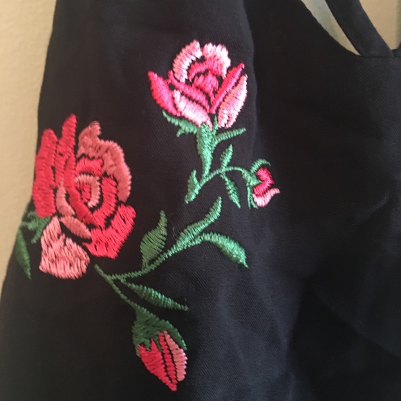 Black flowered spaghetti strap top - Picture 4 of 4